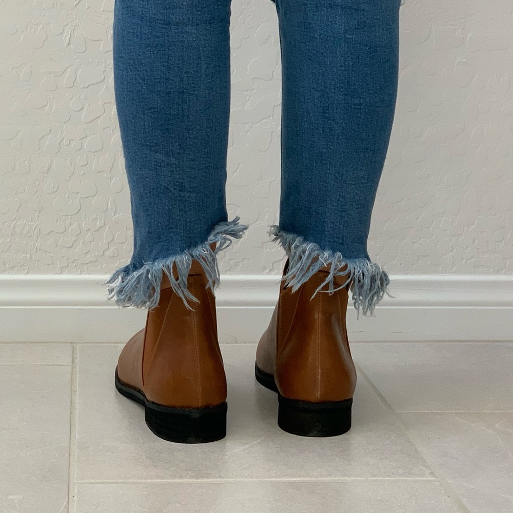 NIB Tan Low Heel Chelsea Ankle Booties - Picture 3 of 7